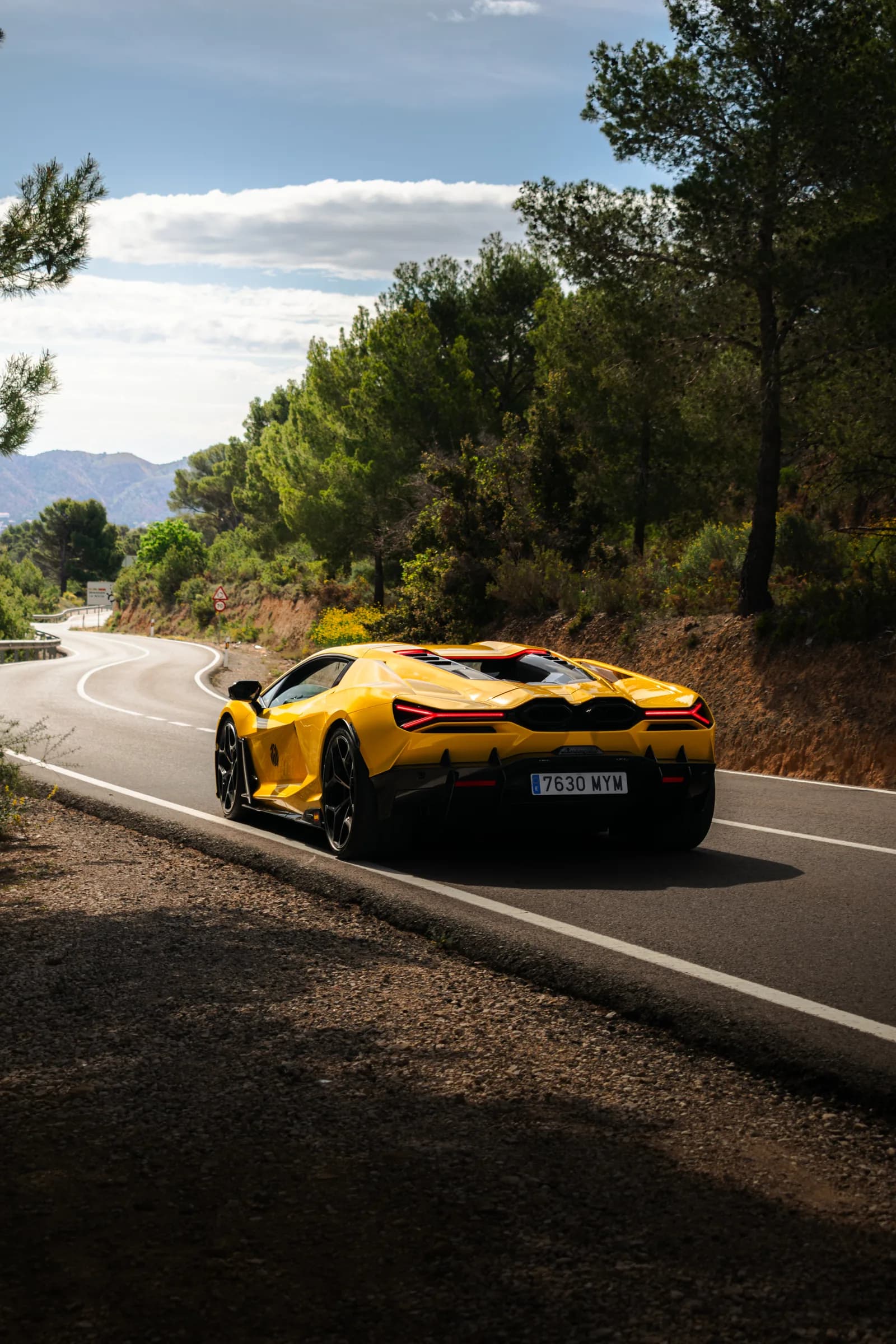 Lamborghini Revuelto — 13