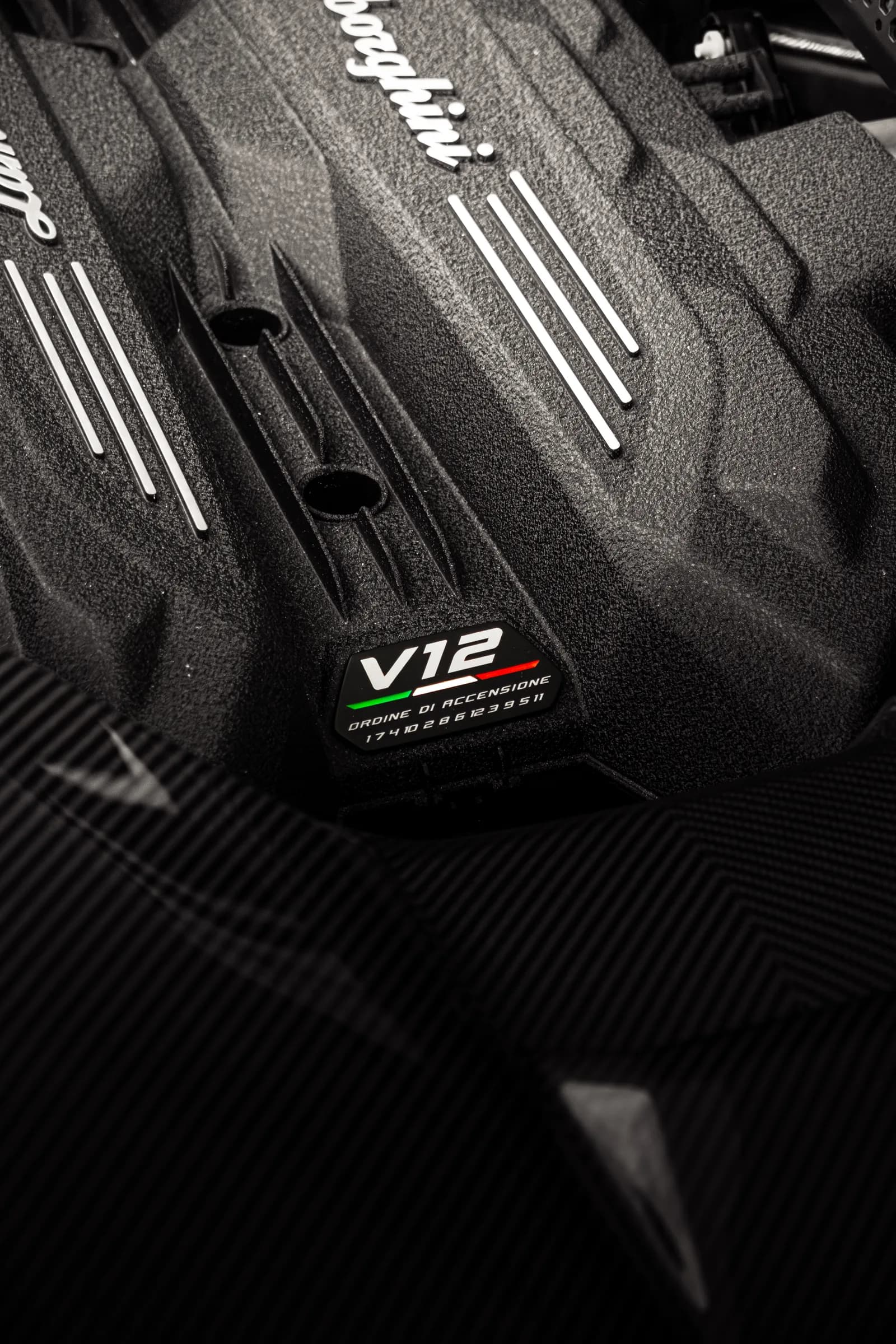 Lamborghini Revuelto — 15