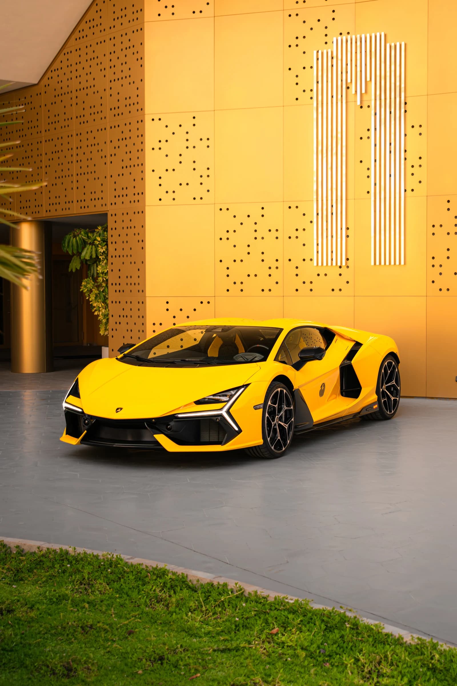 Lamborghini Revuelto